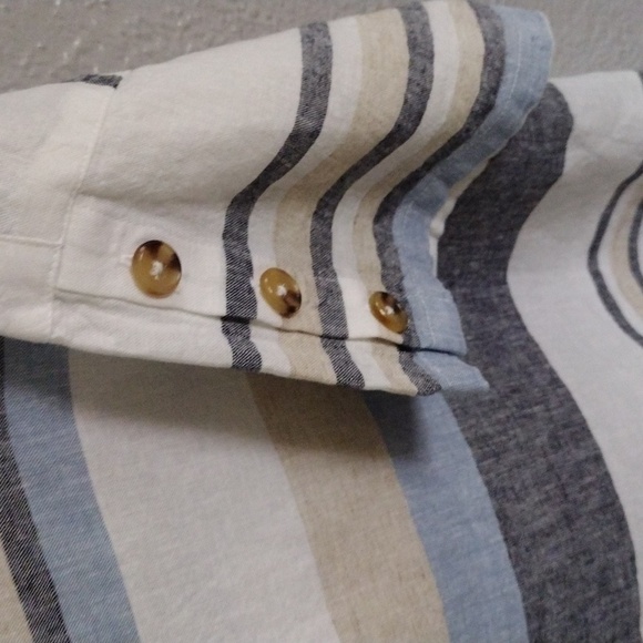 Chico's Striped Linen Blend Short Sleeve with Buttons 0/XS - Picture 6 of 7